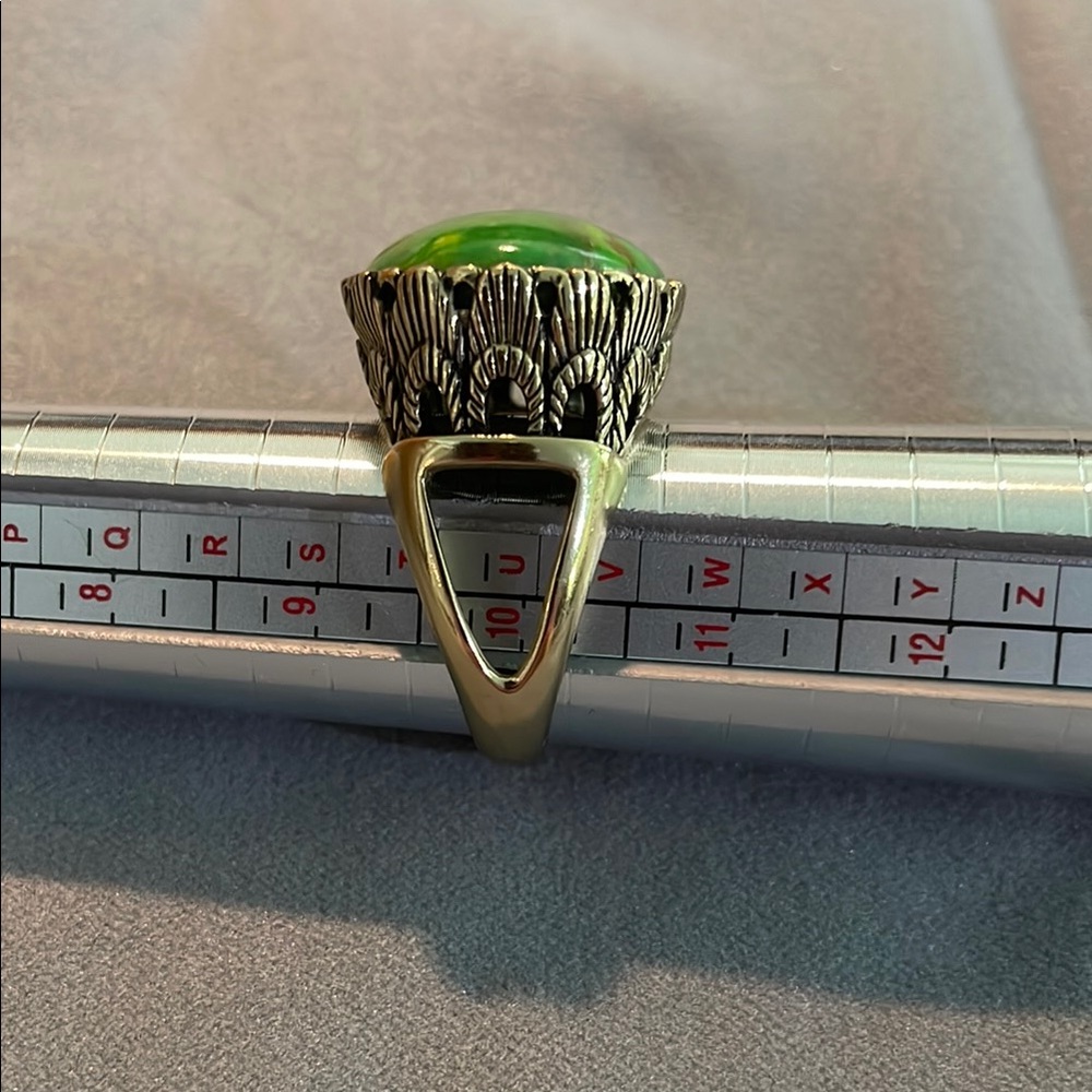 Elegant Green Stone Ring